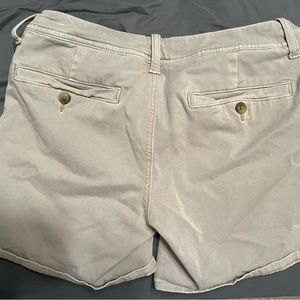 American eagle khaki shorts